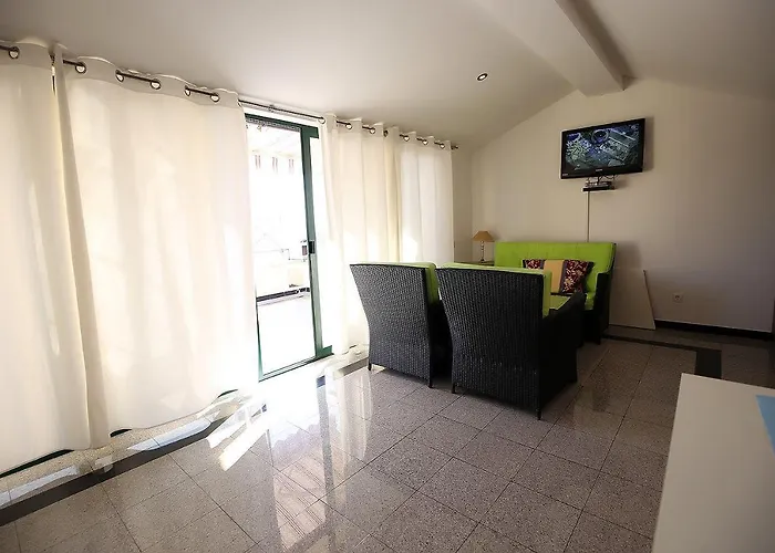 Stadthaus Briski أوباتيا