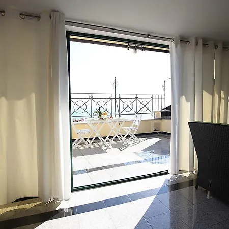 Stadthaus Briski Апартаменти *