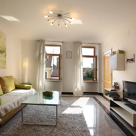 Stadthaus Briski Апартаменти *